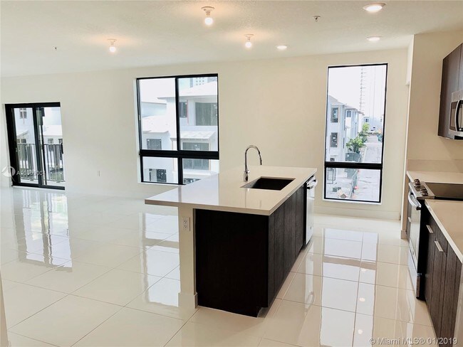 Foto del edificio - 4745 NW 84th St