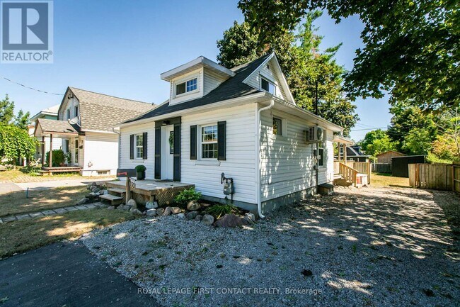 Photo du bâtiment - 330 Laclie St