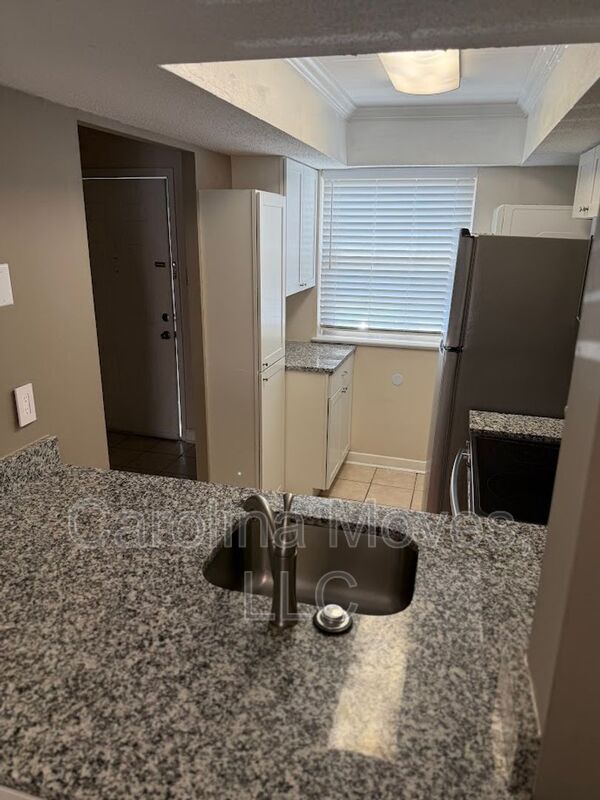 Foto del edificio - 2530 E North St