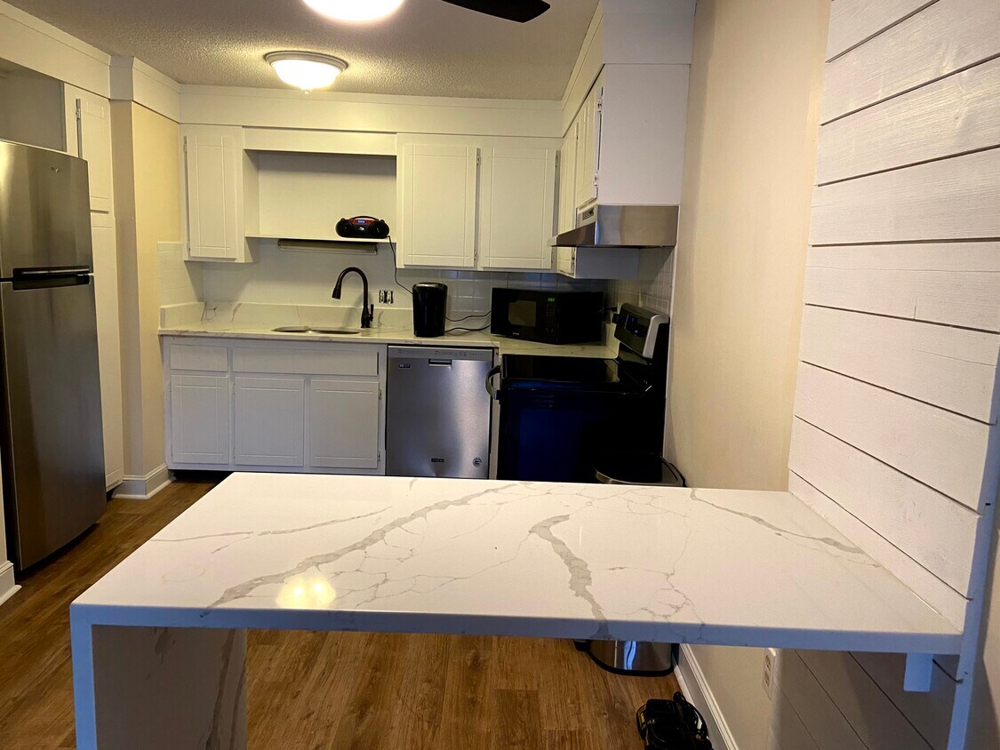 Foto principal - 614 Cabot St