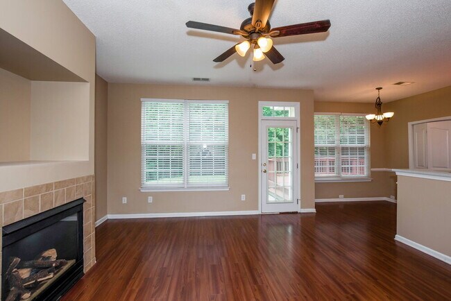 Foto del edificio - 12132 Old Willow Rd