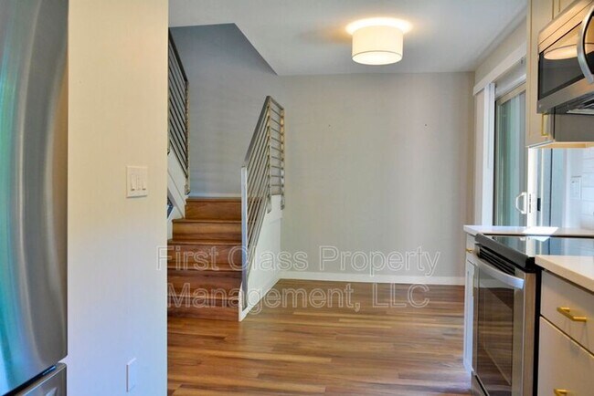 Foto del edificio - 2786 NW QUIMBY St