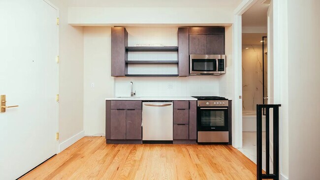 Foto del edificio - 189 Johnson Ave