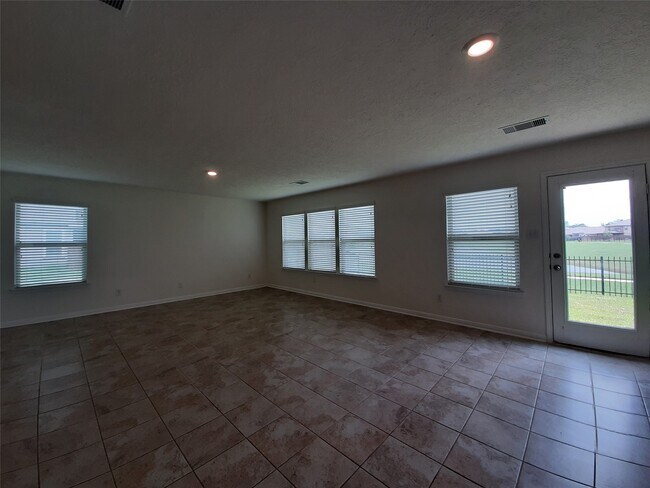 Foto del edificio - 4834 Lucky Fawn Ln