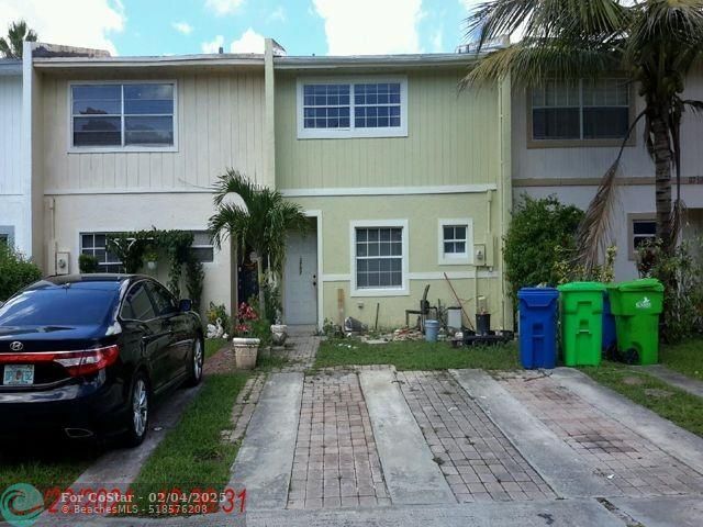 Foto principal - 3707 NW 91st Ave