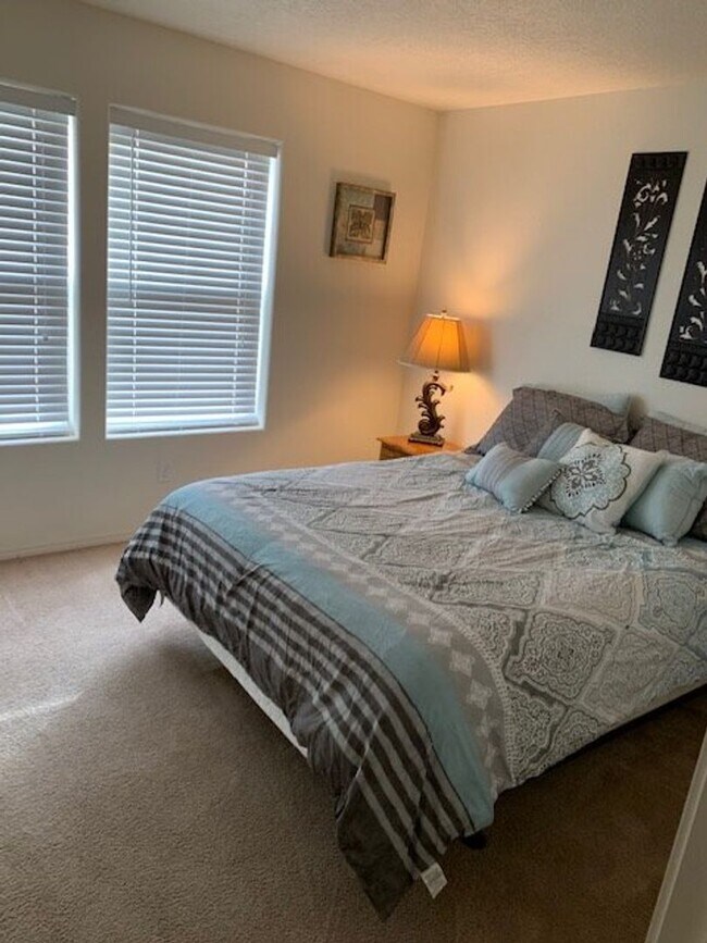 Foto del edificio - 2303 N Juniper Ln