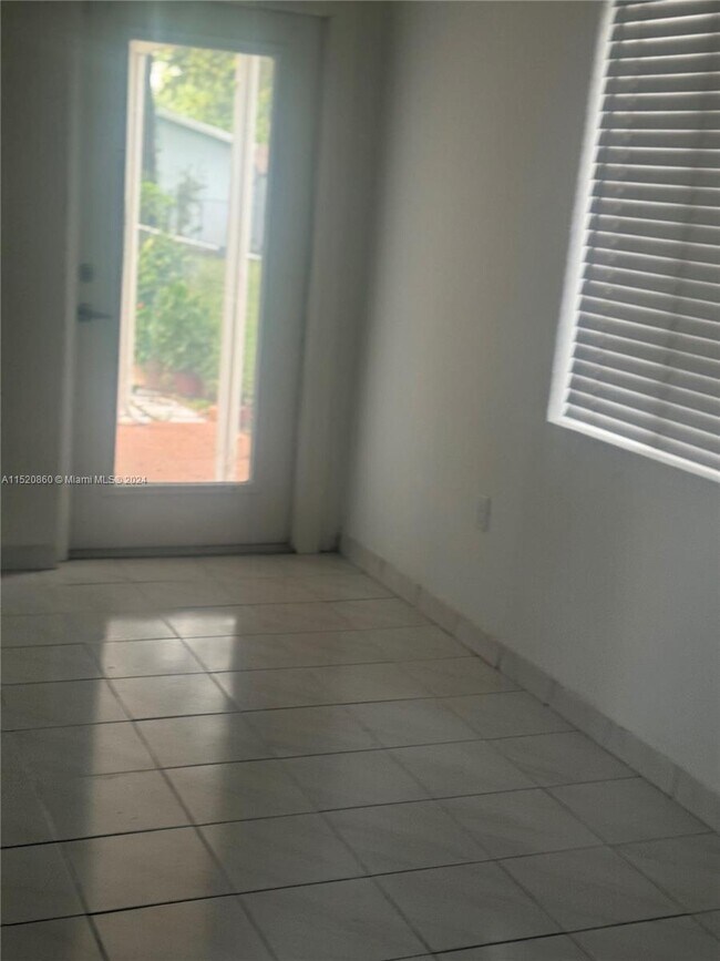 Foto del edificio - 2300 SW 58th Ave