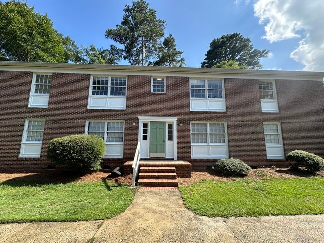 Foto del edificio - 341-343 Corbin Ave
