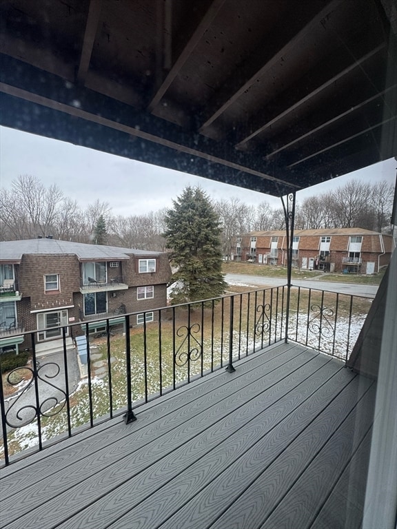 Foto del edificio - 668 Robbins Ave