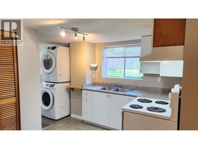 Building Photo - 2973 Wembley Dr