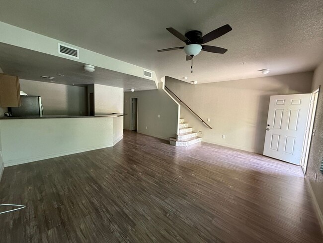 Building Photo - Luxury El Dorado Condo for Rent