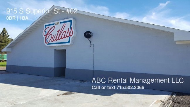 Building Photo - Retro-Modern Handicap Accessible Efficiency