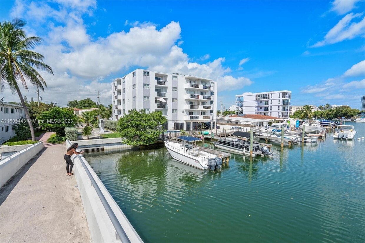 8101 Crespi Blvd Unit 205, Miami Beach, FL 33141 Room for Rent in