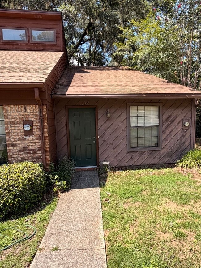2 Bed/ 2 Bath Near FSU - 2 Bed/ 2 Bath Near FSU House