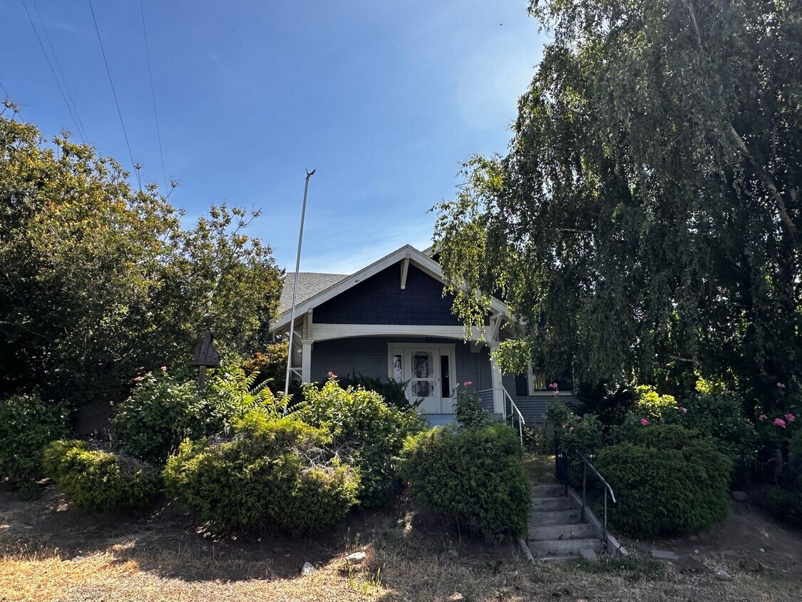 Foto principal - Non-Refundable & Security Deposit Total: $...