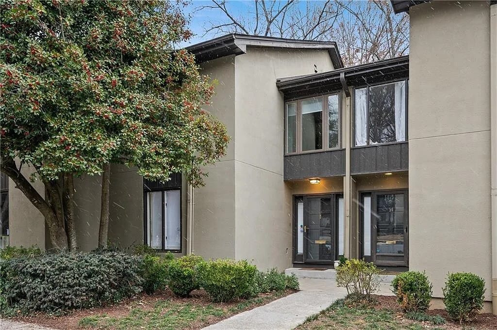 Primary Photo - 16 Ivy Ridge NE