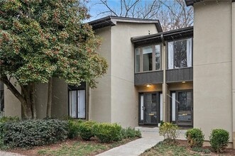 Building Photo - 16 Ivy Ridge NE