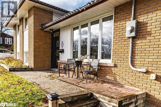 Building Photo - 20 Ottaway Ave