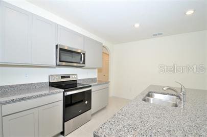 Building Photo - 2343 Canyon Oak Dr