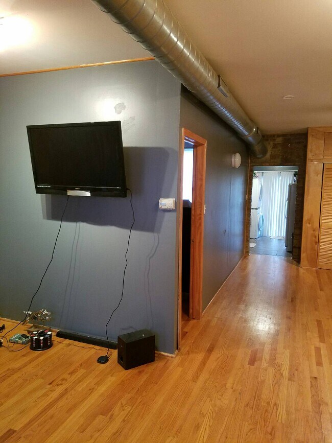 Living room and hallway - 1522 N Campbell Ave