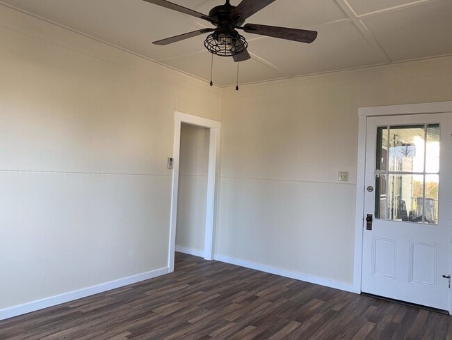 Building Photo - 362 Linden Ave