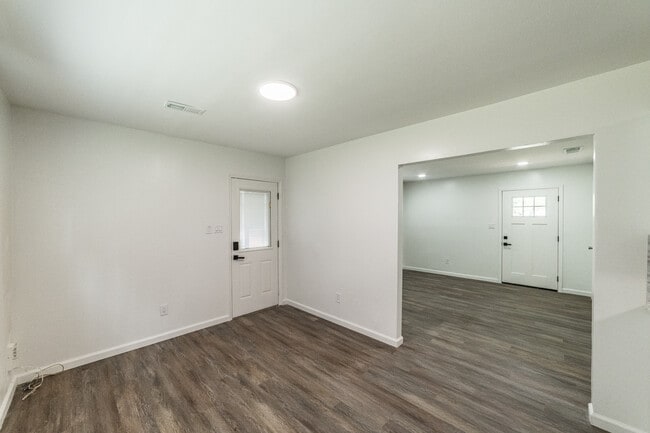 Foto del edificio - 2239 Norwood Dr NW