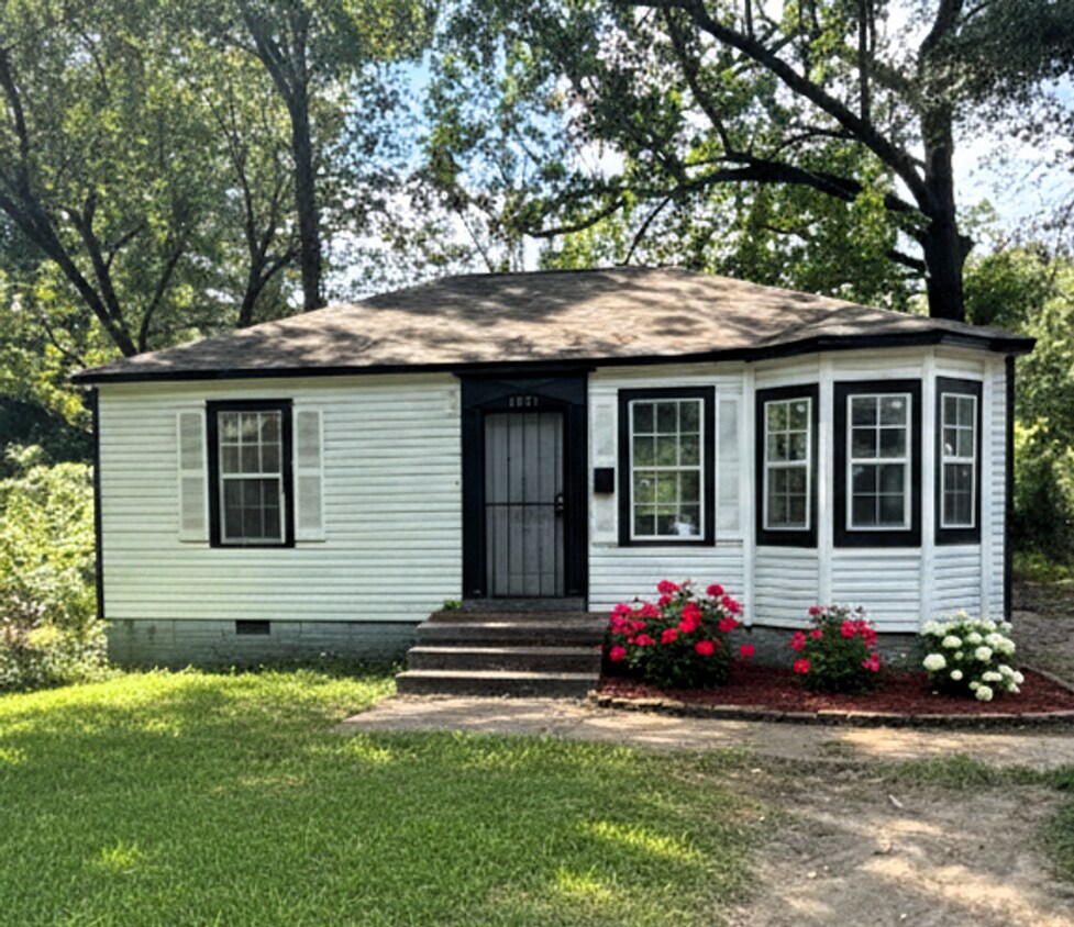 Foto principal - 1077 Parkland Rd