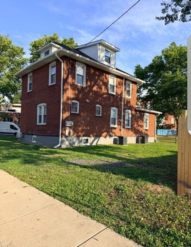 Foto del edificio - 313 Delaware Ave