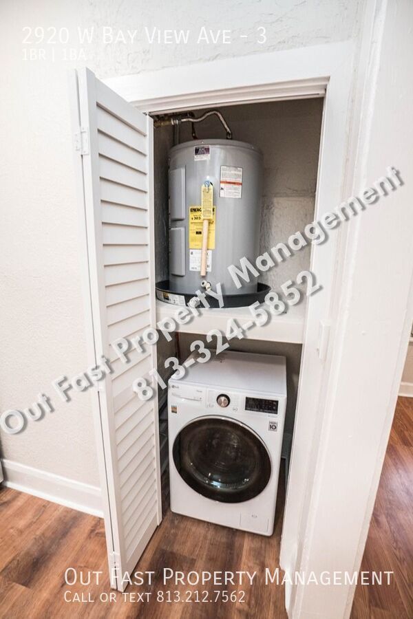 Foto del edificio - 2920 W Bay View Ave