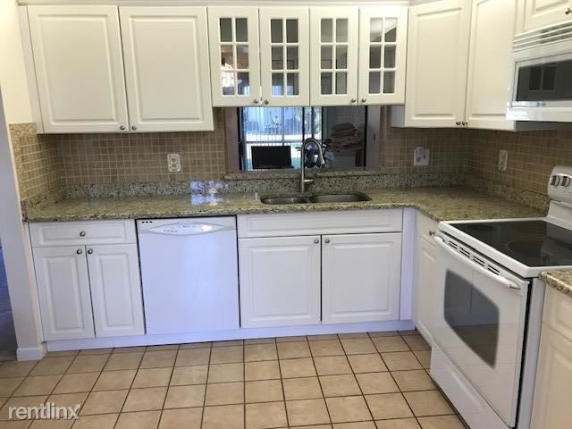 Building Photo - 2 br, 2.5 bath Condo - 3309 Perimeter Dr