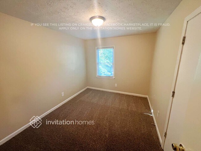 Foto del edificio - 1740 Rose Garden Ln