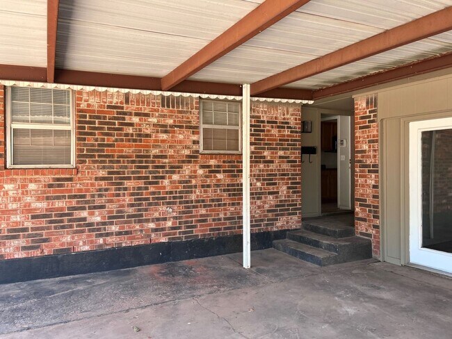 Foto del edificio - 4 Bedroom 2 Bath in OKC!