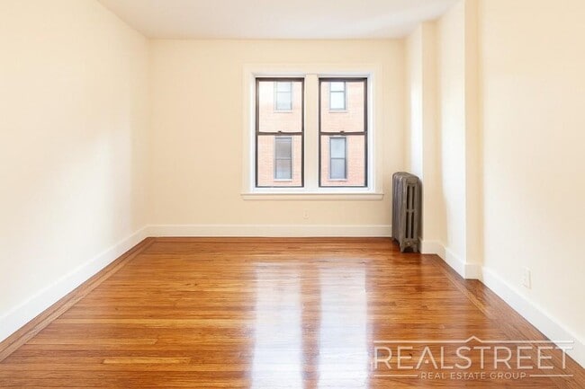 Building Photo - Magnificent 1 Bed Across the St from Prospect Park!