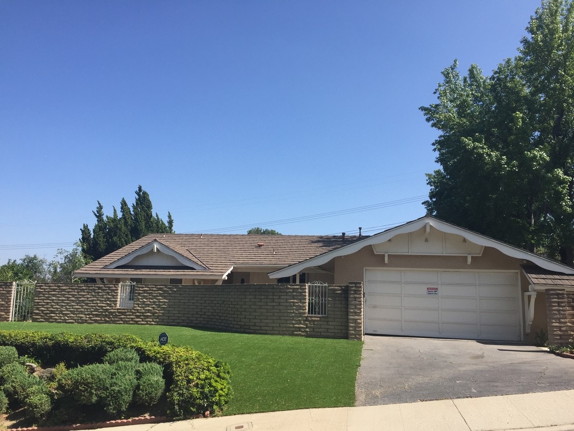 17138 Midwood Dr, Granada Hills, CA 91344 House Rental in Granada