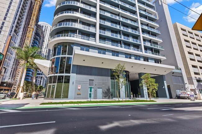 Building Photo - 121 NE 5th St