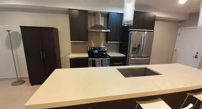 Building Photo - 944 N Marshall St