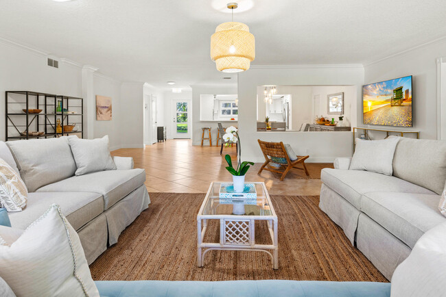 Building Photo - 602 N Atlantic Dr