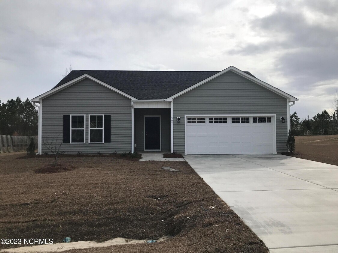 302 De Anza Ct, Maysville, NC 28555 House Rental in Maysville, NC