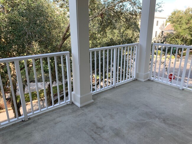 Foto del edificio - 940 Spring Park St