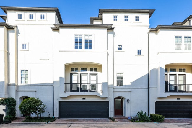 Building Photo - 2207 Hilshire Glen Ct