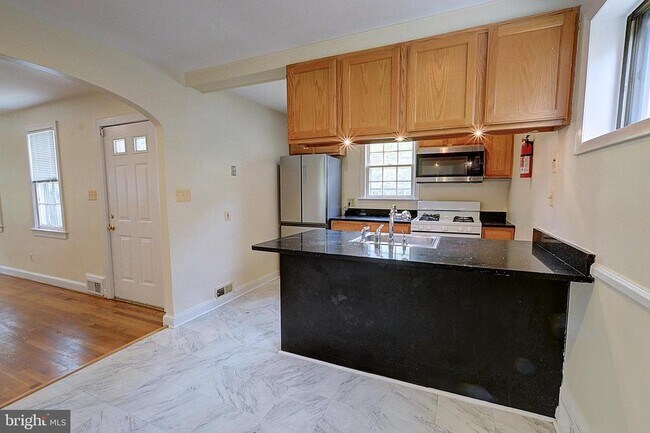 Building Photo - 4602 Jones Bridge Rd