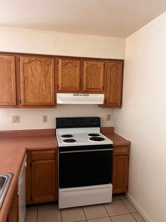 Foto del edificio - 2536 N Corinthian Garden Dr