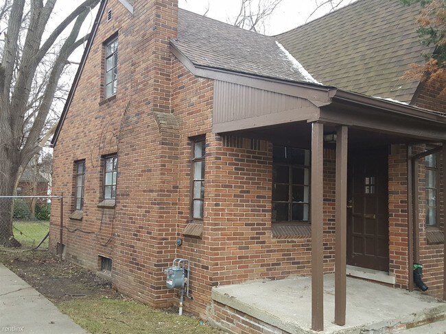 Building Photo - 16746 Gilchrist St