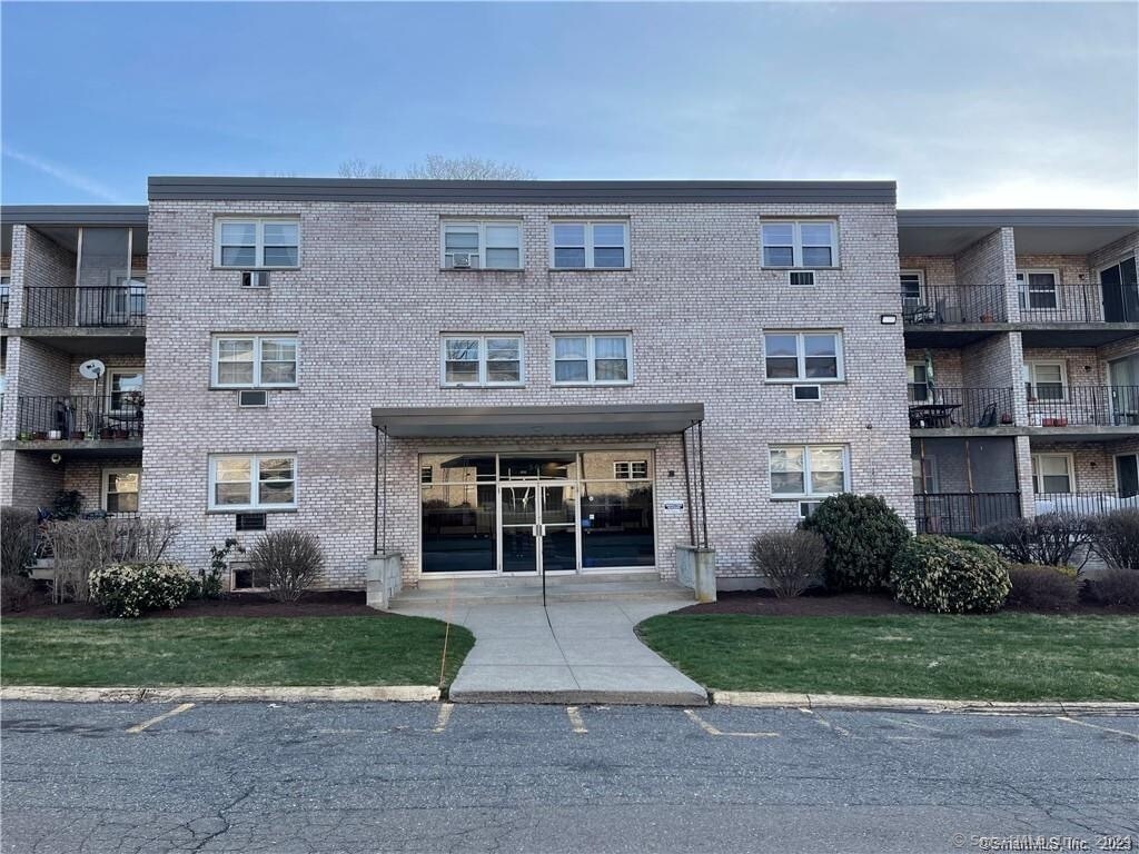 Primary Photo - 300 Meadowside Rd