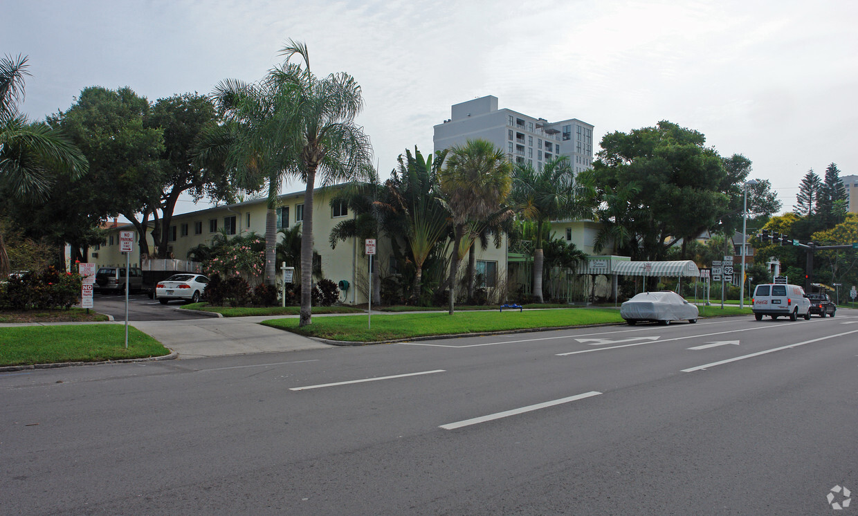 Building Photo - Colony Apartments