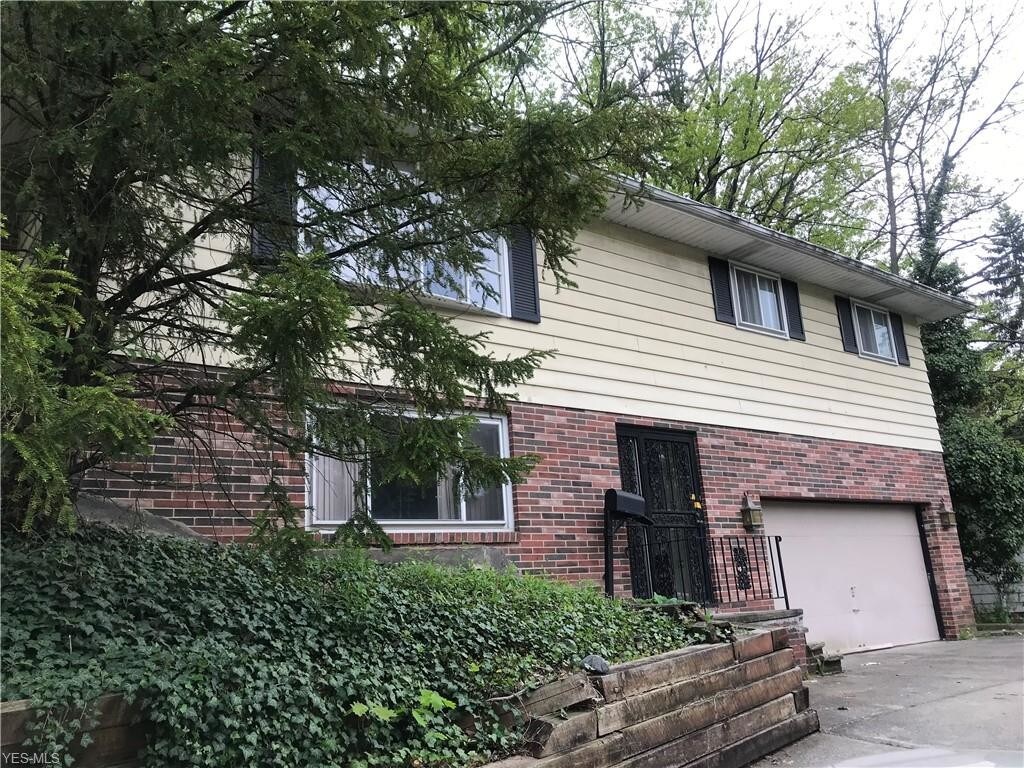 Foto principal - 19220 Upper Valley Dr