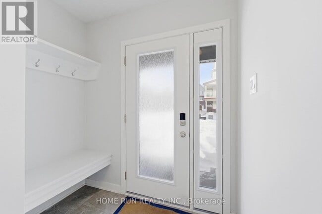 Building Photo - 752 Kinstead Private
