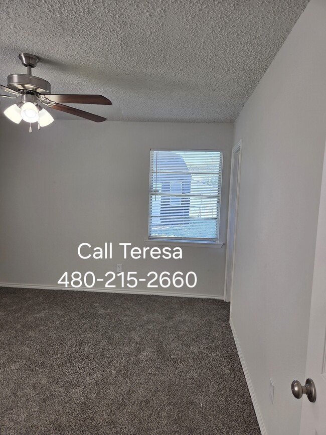 Foto del edificio - 4325 Chestnut Dr