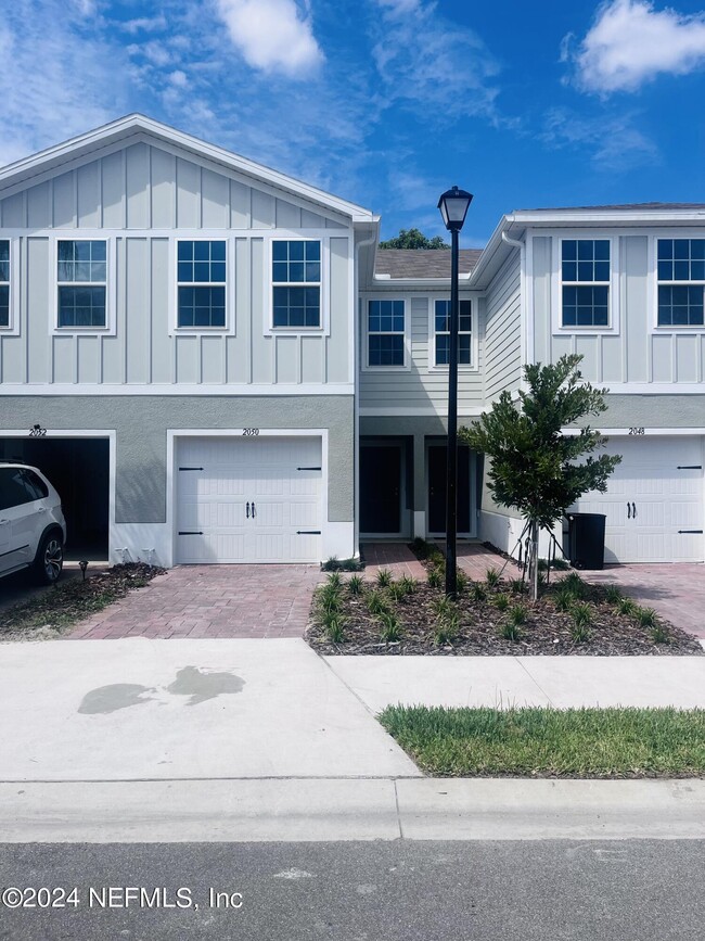 Building Photo - 2050 Edison Pointe Blvd