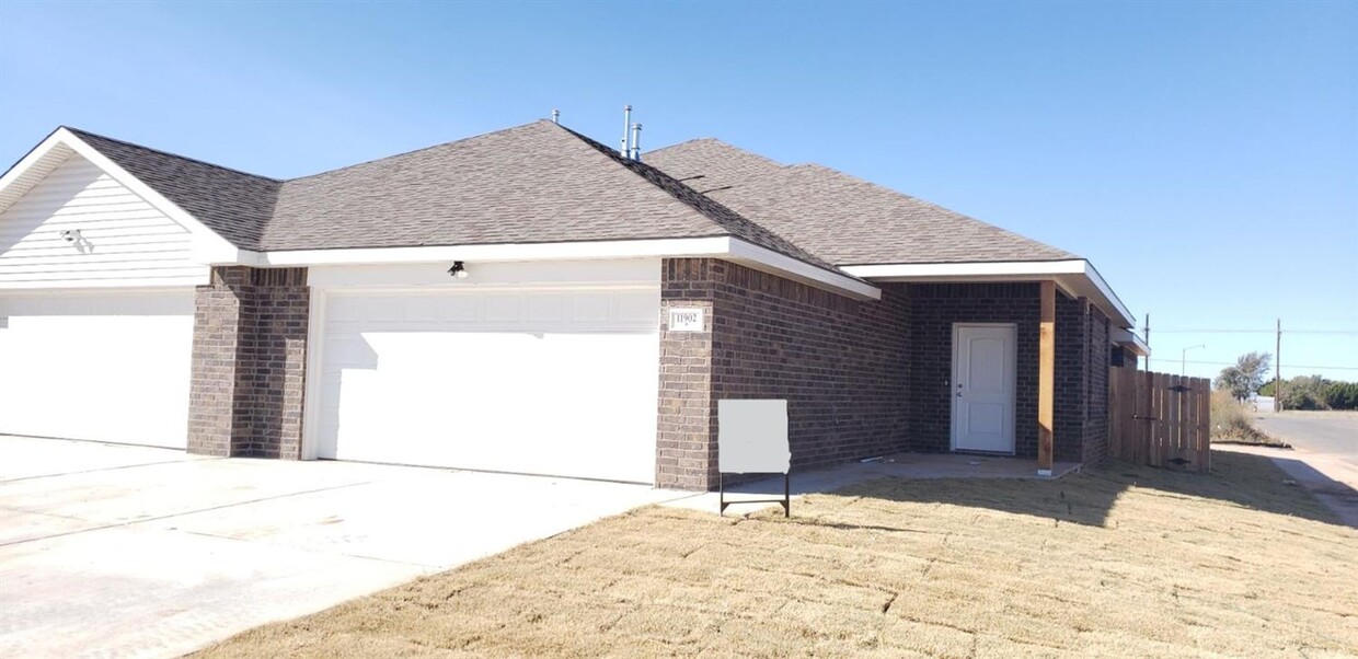 Primary Photo - Luxury Duplex in Stonewood Estates